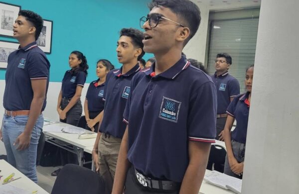 スリランカの教育機関で日本語を学ぶ学生たち